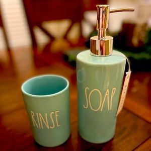 Rae Dunn bathroom set teal / mint